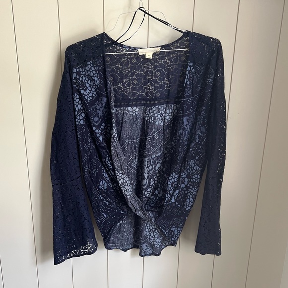 Love Stitch boho lace sleeve wrap crop top - Picture 11 of 12